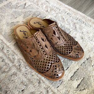 Free People Paramount Laser Cut Tan Leather Slip On Loafer Mules (35)